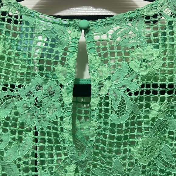 Unknown Brand Green Lace Crochet Crop Top - Picture 4 of 7